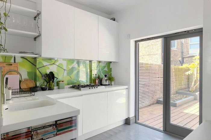 2 Bedroom Flat To Rent In Howberry Road, London, CR7