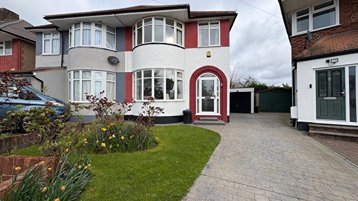 4 Bedroom Semi Detached House For Sale In Pavilion Way, Ruislip, HA4