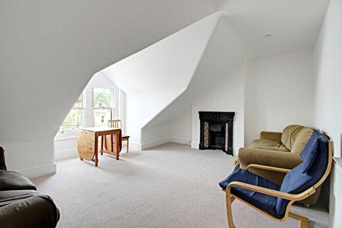 2 Bedroom Flat To Rent In Regents Park Road, Finchley, N3