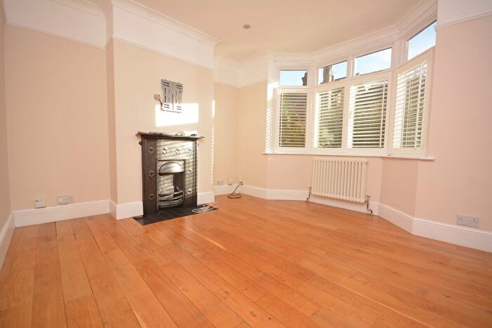 3 Bedroom Detached House To Rent In Waterhouse Street, CM1