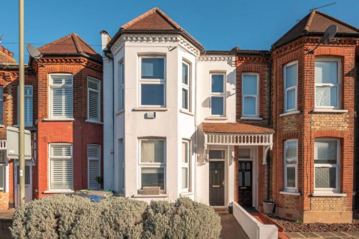 3 Bedroom Terraced House To Rent In Long Lane, Finchley, London, N3