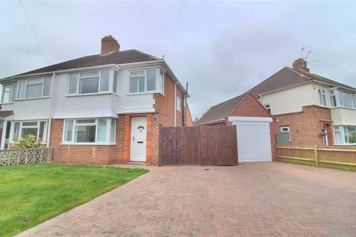 3 Bedroom Semi-Detached House To Rent In Mayfield Drive, Caversham, Reading, RG4