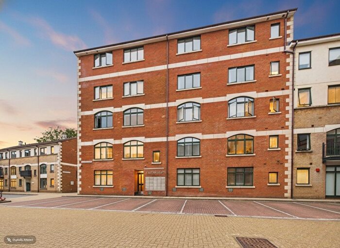1 Bedroom Flat To Rent In Clifton Court, Corner Hall, Hemel Hempstead, Hertfordshire, HP3