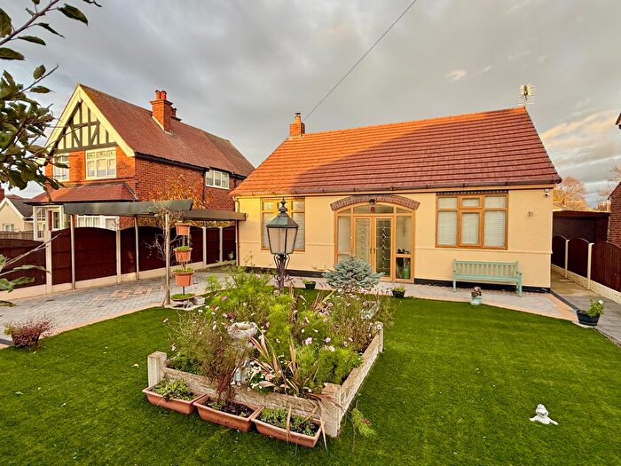 3 Bedroom Bungalow For Sale In Hartley Park Avenue, Pontefract, West Yorkshire, WF8