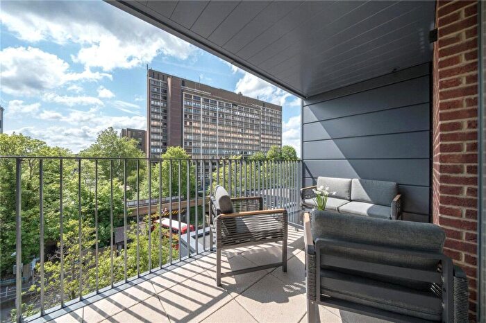 2 Bedroom Apartment For Sale In Insignis Point, Sidcup, DA15