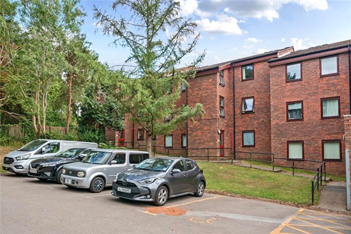 2 Bedroom Flat To Rent In Springfield Close, London, N12