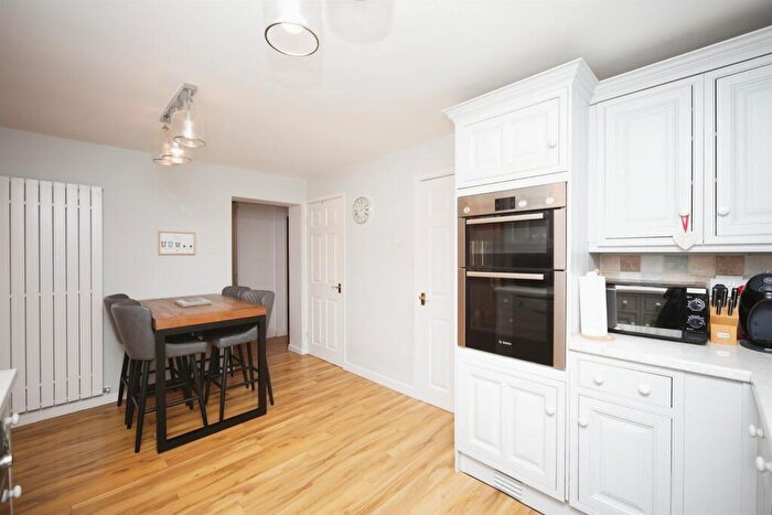 3 Bedroom Detached House For Sale In Northfield Close, Redditch, B98