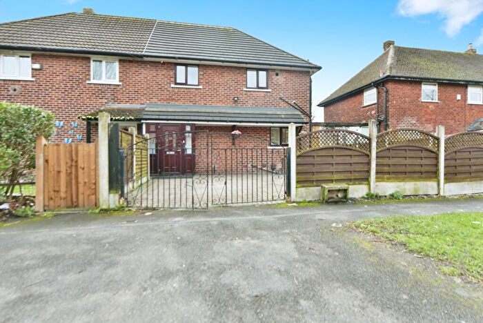 3 Bedroom Semi Detached House For Sale In Harbour Farm Road, Hyde, Tameside, SK14