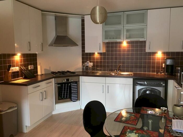 2 Bedroom Flat To Rent In Bothwell Road, Aaberdeen, AB24