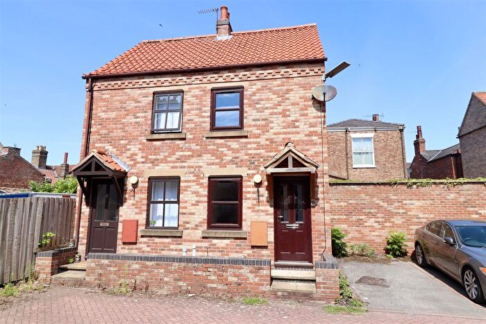 1 Bedroom Semi-Detached House For Sale In Pem Lane, Pocklington, York, YO42