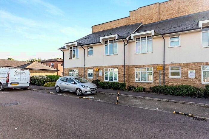 2 Bedroom Flat To Rent In Cooks Way, Hitchin, Hertfordshire, SG4