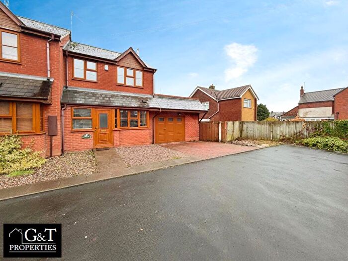 3 Bedroom End Of Terrace House For Sale In Halesowen Road, Cradley Heath, B64