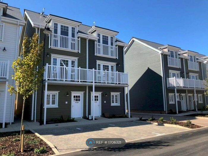 3 Bedroom Semi-Detached House To Rent In Maine Street, Reading, RG2