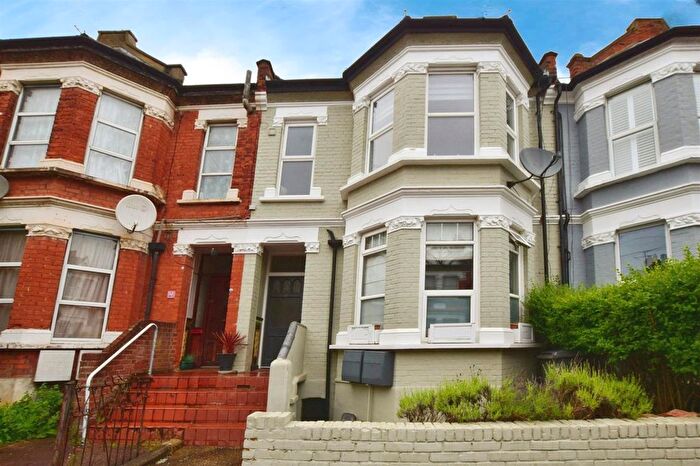 2 Bedroom Property To Rent In Churchfield Avenue, London, N12