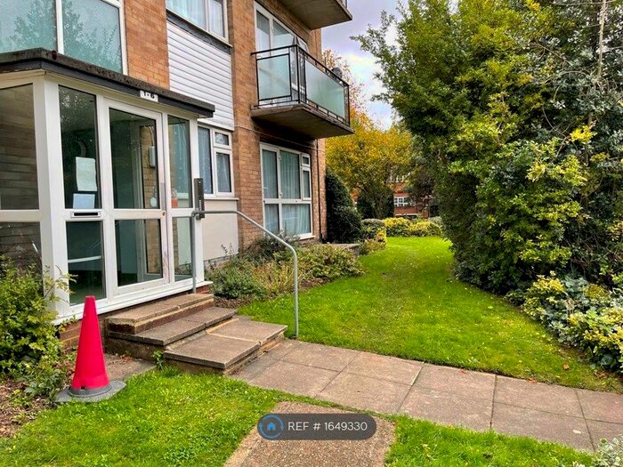 2 Bedroom Flat To Rent In Granwood Court, Isleworth, TW7