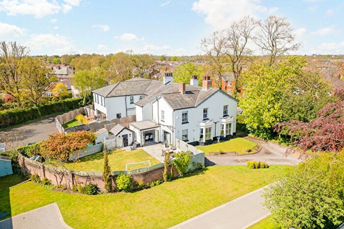 4 Bedroom Semi-Detached House For Sale In Coroners Lane, Farnworth, Widnes, WA8