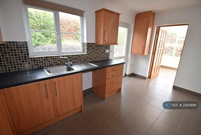 2 Bedroom Bungalow To Rent In Maes Treflyn, Bala, LL23