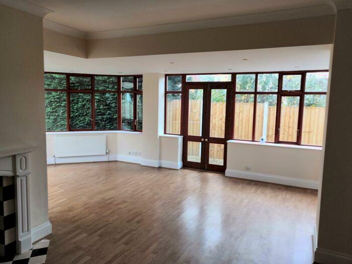 5 Bedroom Detached House To Rent In Elm Walk, Retford, DN22