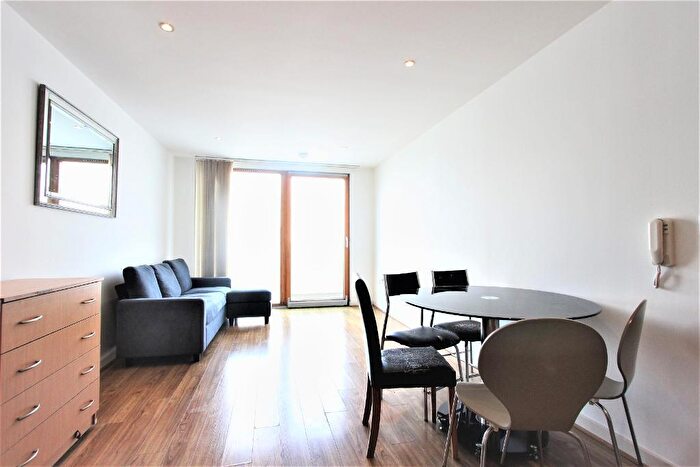 1 Bedroom Flat To Rent In Schrier, Arboretum Place, London, IG11