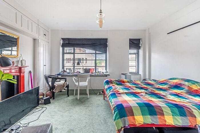Studio To Rent In Petty France, St James's Park, London, SW1H