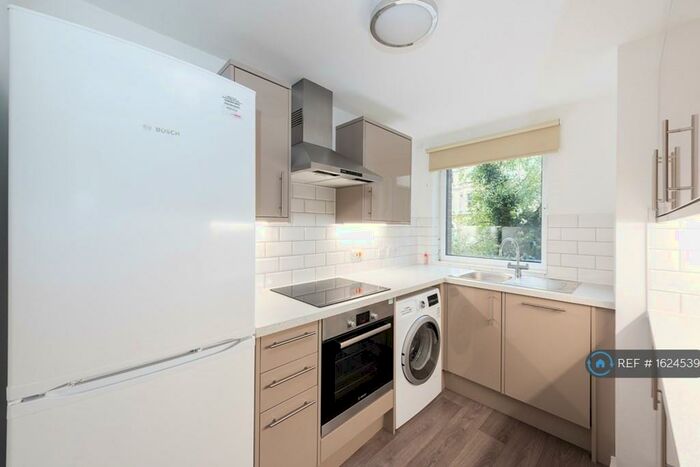 1 Bedroom Flat To Rent In The Drive, Hove, BN3