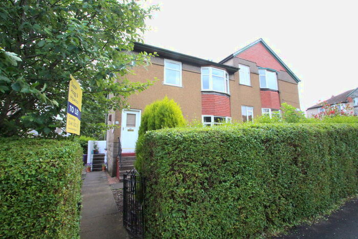 3 Bedroom Flat To Rent In Selkirk Avenue, Cardonald, G52