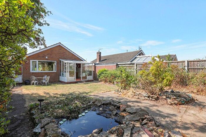 1 Bedroom Detached Bungalow For Sale In Lockoford Lane, Chesterfield, S41
