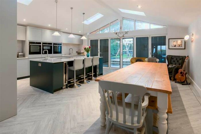 4 Bedroom Detached House For Sale In Aston Cantlow Road, Wilmcote, Stratford-upon-avon, CV37