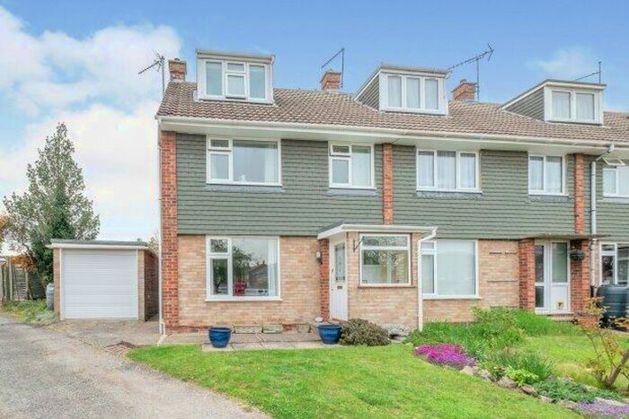 4 Bedroom End Of Terrace House To Rent In Westerham Road, Sittingbourne, ME10