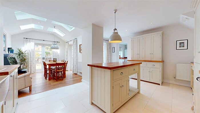 4 Bedroom Detached House For Sale In Chetwode Avenue, Monkston, Milton Keynes, MK10