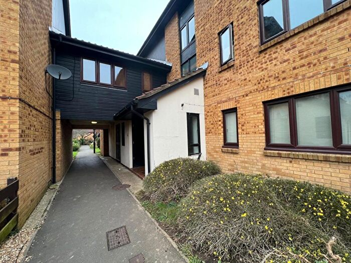 Studio To Rent In Deerhurst Close, Feltham, TW13