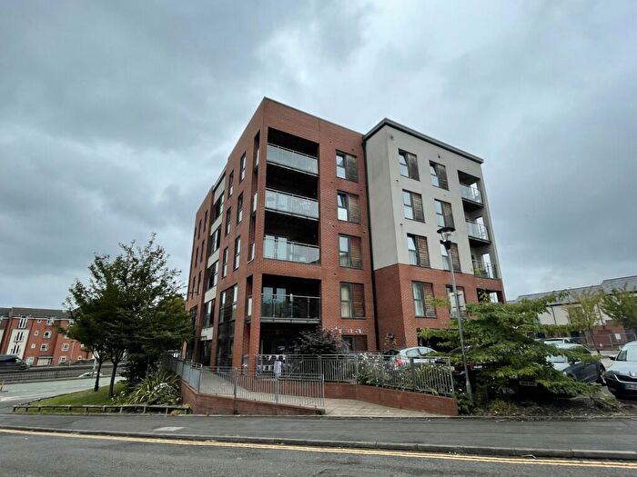 2 Bedroom Flat To Rent In Madison Walk, Birmingham, West Midlands, B15