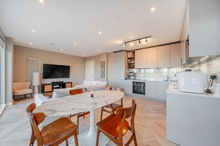 2 Bedroom Flat To Rent In Ravensbury Terrace, London, SW18