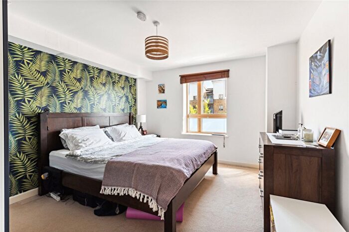 1 Bedroom Flat To Rent In New Clocktower Place, Islington, N7