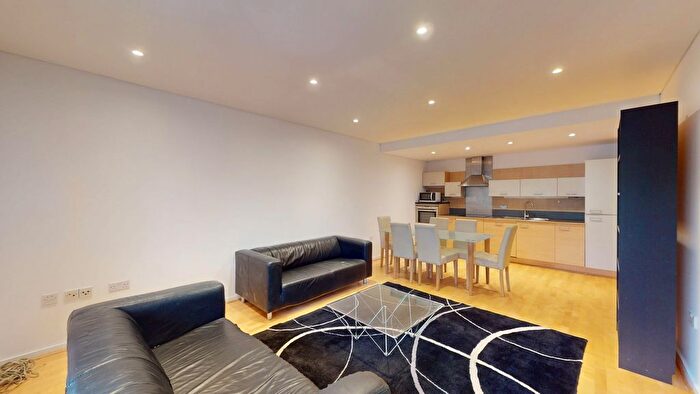 2 Bedroom Flat To Rent In West Parkside, London, SE10