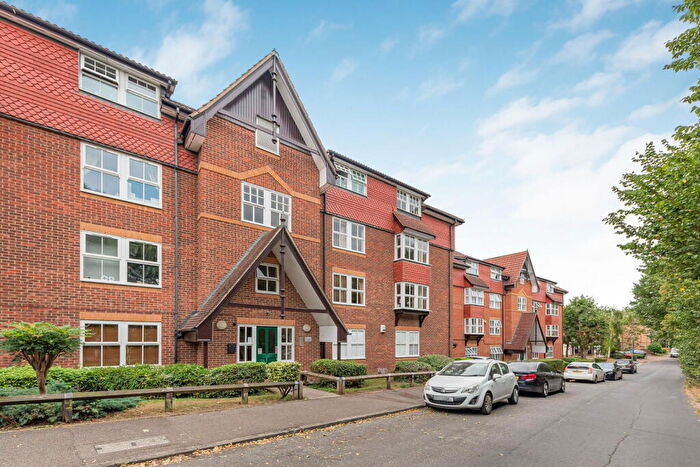 2 Bedroom Flat To Rent In Bow Arrow Lane, Dartford, DA2