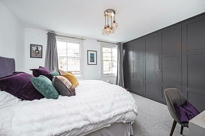 3 Bedroom Terraced House To Rent In Virginia Road, Shoreditch, London, E2