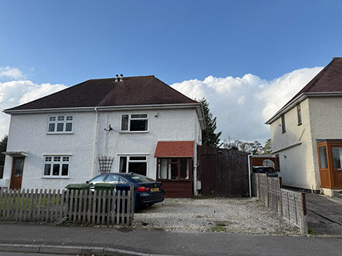 3 Bedroom Semi Detached House For Sale In Foresters Road, Tewkesbury, GL20