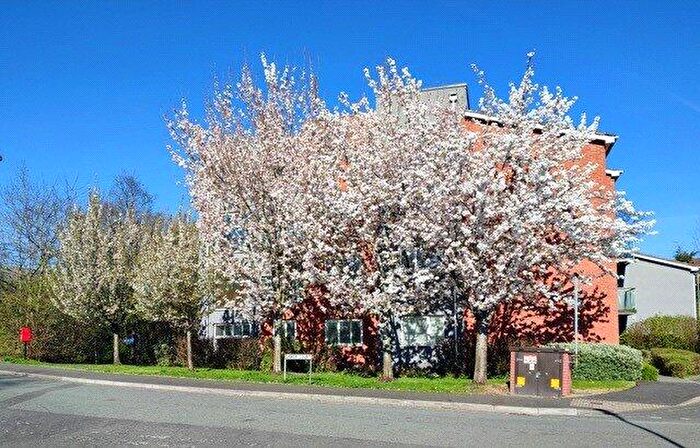 3 Bedroom Flat For Sale In Gawer Park, Chester, Cheshire, CH1