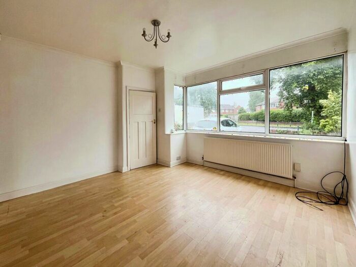 2 Bedroom Semi-Detached House For Sale In Longford Road West, Reddish, Stockport, SK5