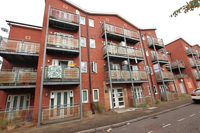 2 Bedroom Flat To Rent In Roberts Place, Dagenham, London, RM10