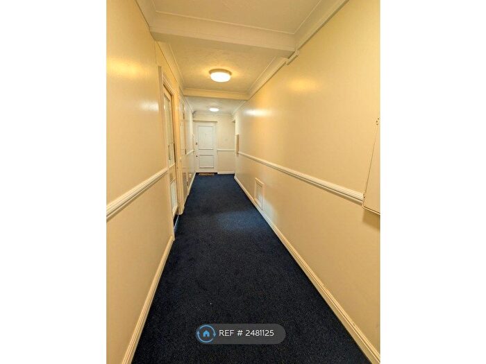 2 Bedroom Flat To Rent In Chandlers Drive, Erith, DA8