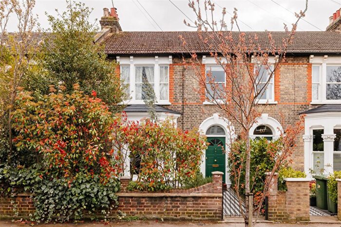 4 Bedroom Property For Sale In Durham Road, Manor Park, E12