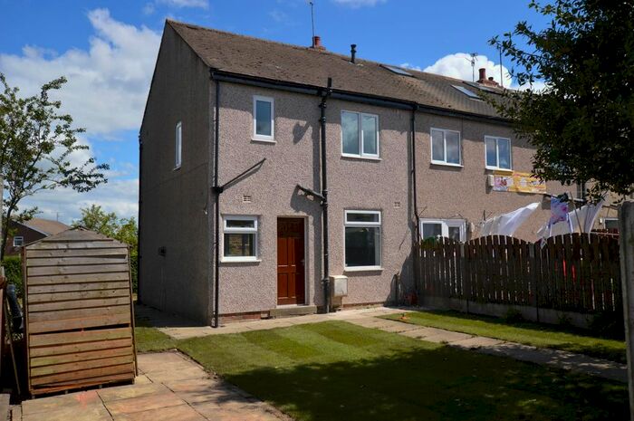 3 Bedroom End Of Terrace House To Rent In Sandringham Road, Bradford, BD14