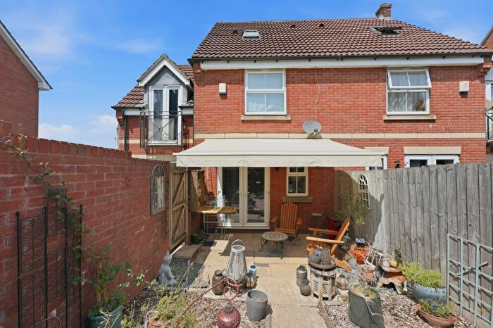 3 Bedroom End Of Terrace House For Sale In Whitehall Road, Bristol, BS5