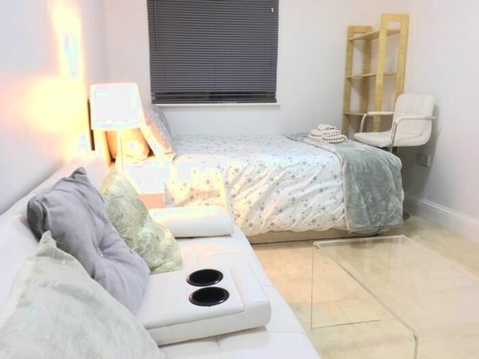 2 Bedroom Flat To Rent In Blaker Road, Stratford London, E15