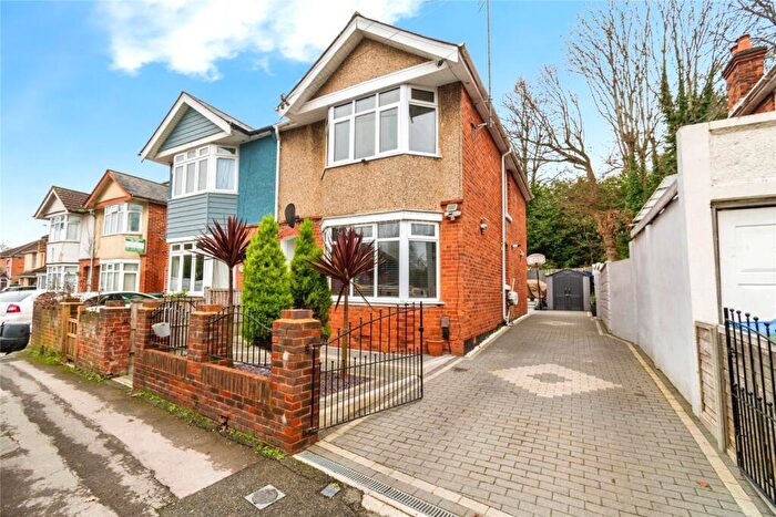 3 Bedroom Semi Detached House For Sale In Osborne Road South, Southampton, Hampshire, SO17