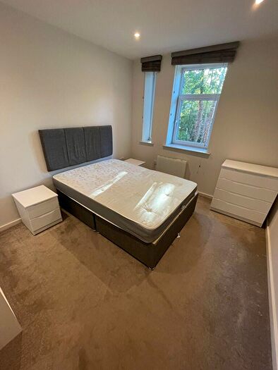 2 Bedroom Apartment To Rent In Victoria Road, Leeds, West Yorkshire, LS6