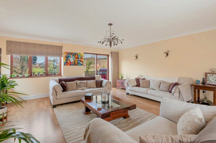 4 Bedroom Detached House For Sale In Springfield Park, Buckfastleigh, TQ11