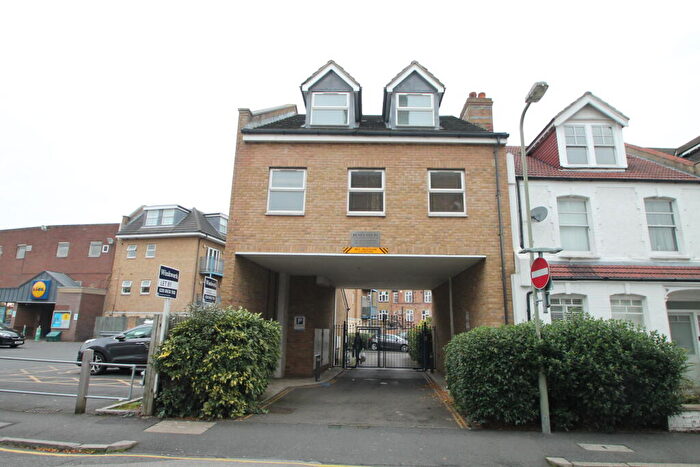 1 Bedroom Flat To Rent In Fairfield Road, Beckenham, BR3